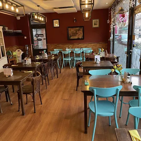 Hostel Restaurant Aan Tafel